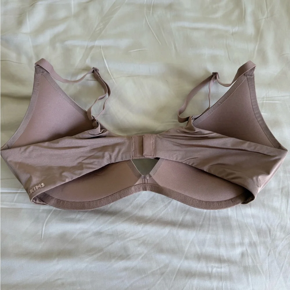 Skims Push-Up Plunge Bra - Picture 6 of 8